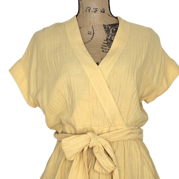 Sundance Hepburn Textured Wrap Surplice Short Sleeve Top Size Medium - Picture 4 of 9